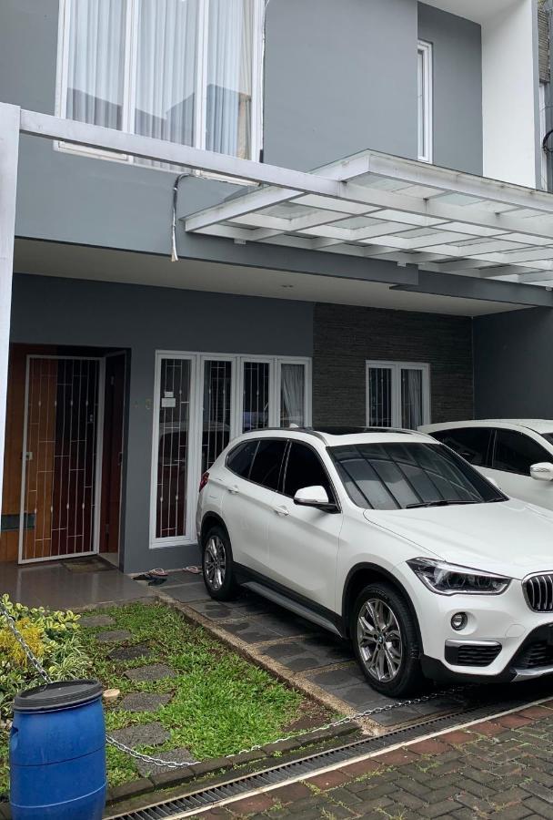 Platinum Setramurni Guest House Bandung 3Br Zewnętrze zdjęcie